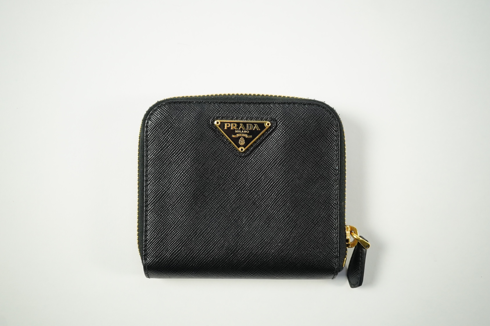 A Prada lady's purse, with authenticity certificate